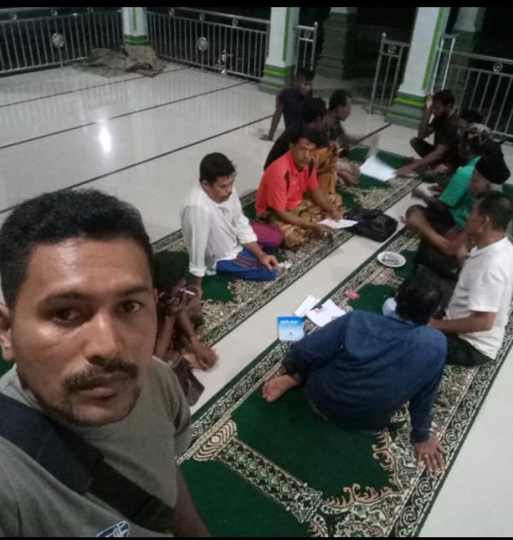 Rapat Aparatur Gampong Di Meunasah Gampong Dayah Baroh Kecamatan Batee